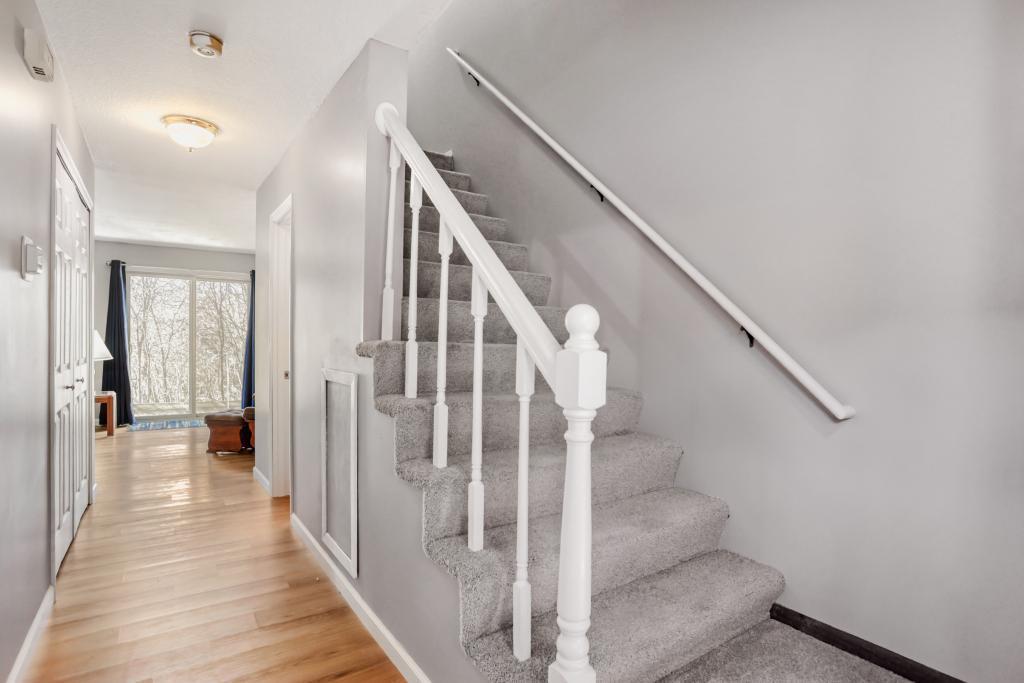 10684 Hummingbird Street Northwest Coon Rapids, MN 55433 - Photo 4 of 29