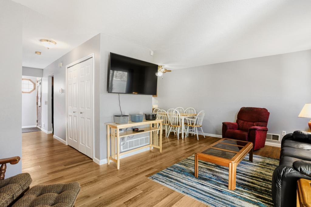 10684 Hummingbird Street Northwest Coon Rapids, MN 55433 - Photo 5 of 29