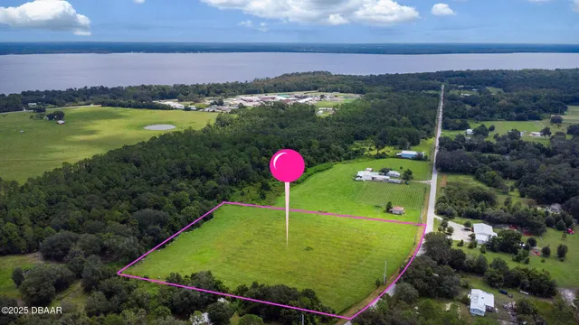 a view of a tennis court