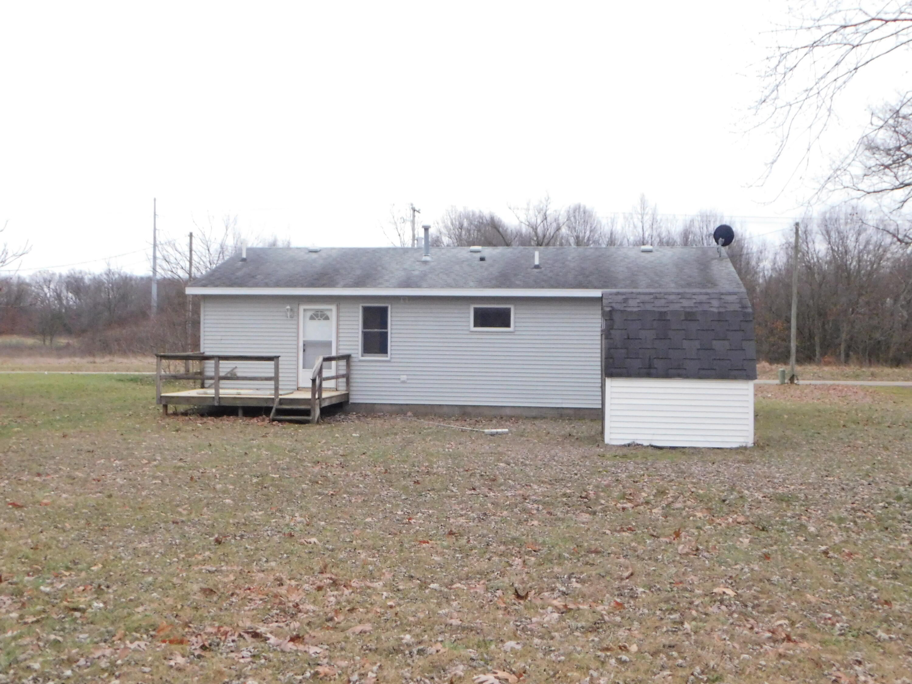 119 East South Street Decatur, MI 49045 - Photo 10 of 12 DECK