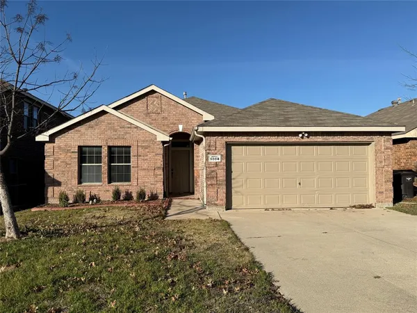 $2,300 | 9884 Autumn Sage Drive, Fort Worth, TX 76108