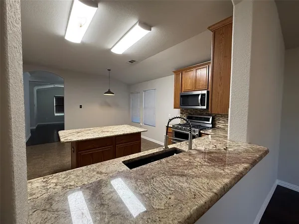 $2,300 | 9884 Autumn Sage Drive, Fort Worth, TX 76108