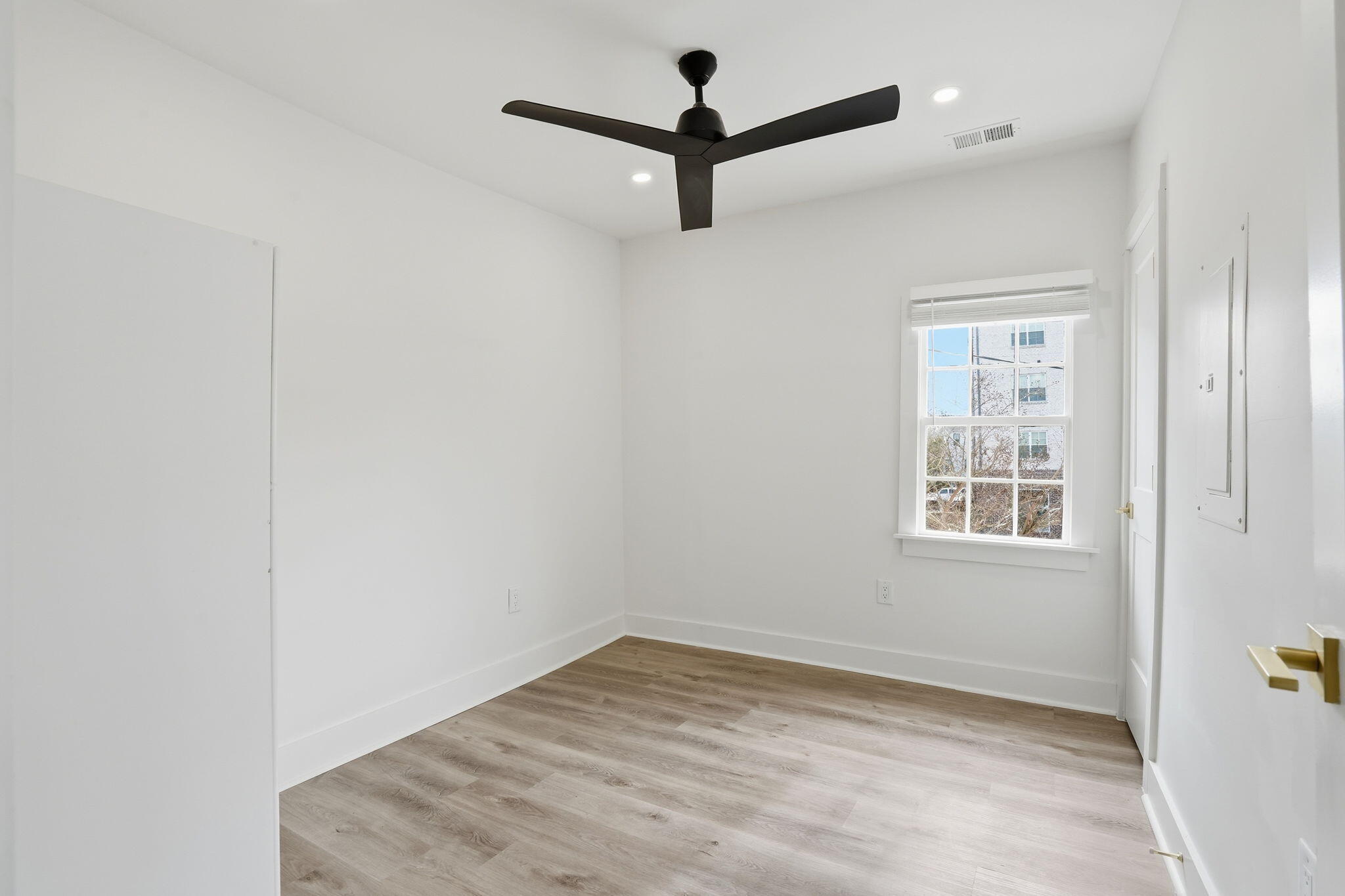 68 Lee Street, Unit A & B Charleston, SC 29403 - Photo 13 of 34 17-web-or-mls-028_DSC01486_1