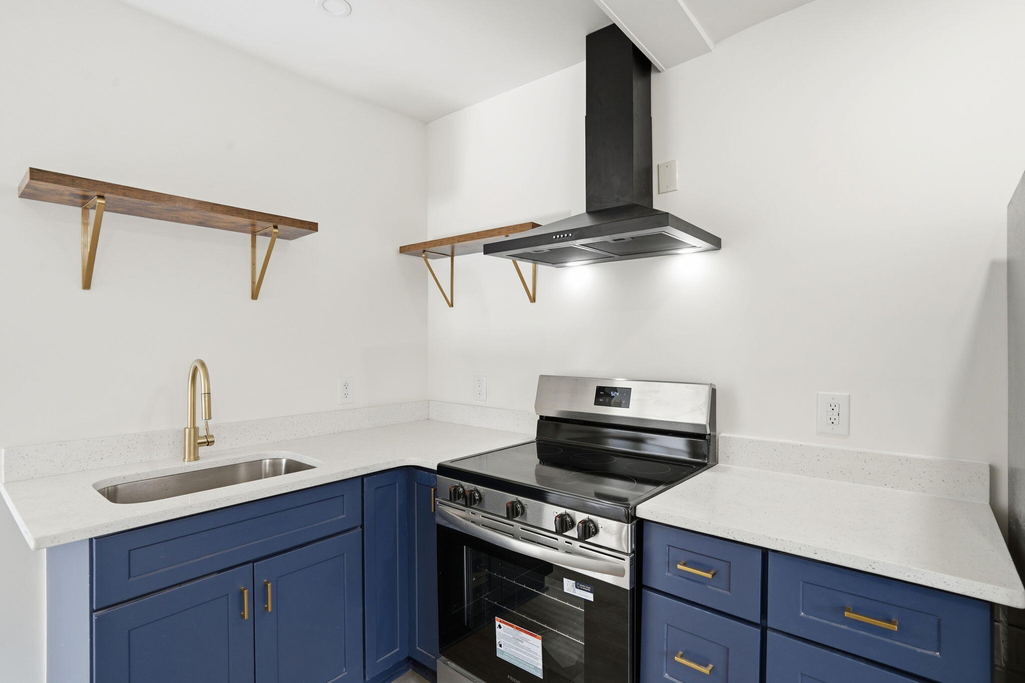 68 Lee Street, Unit A & B Charleston, SC 29403 - Photo 8 of 34 12-web-or-mls-020_DSC01465_1