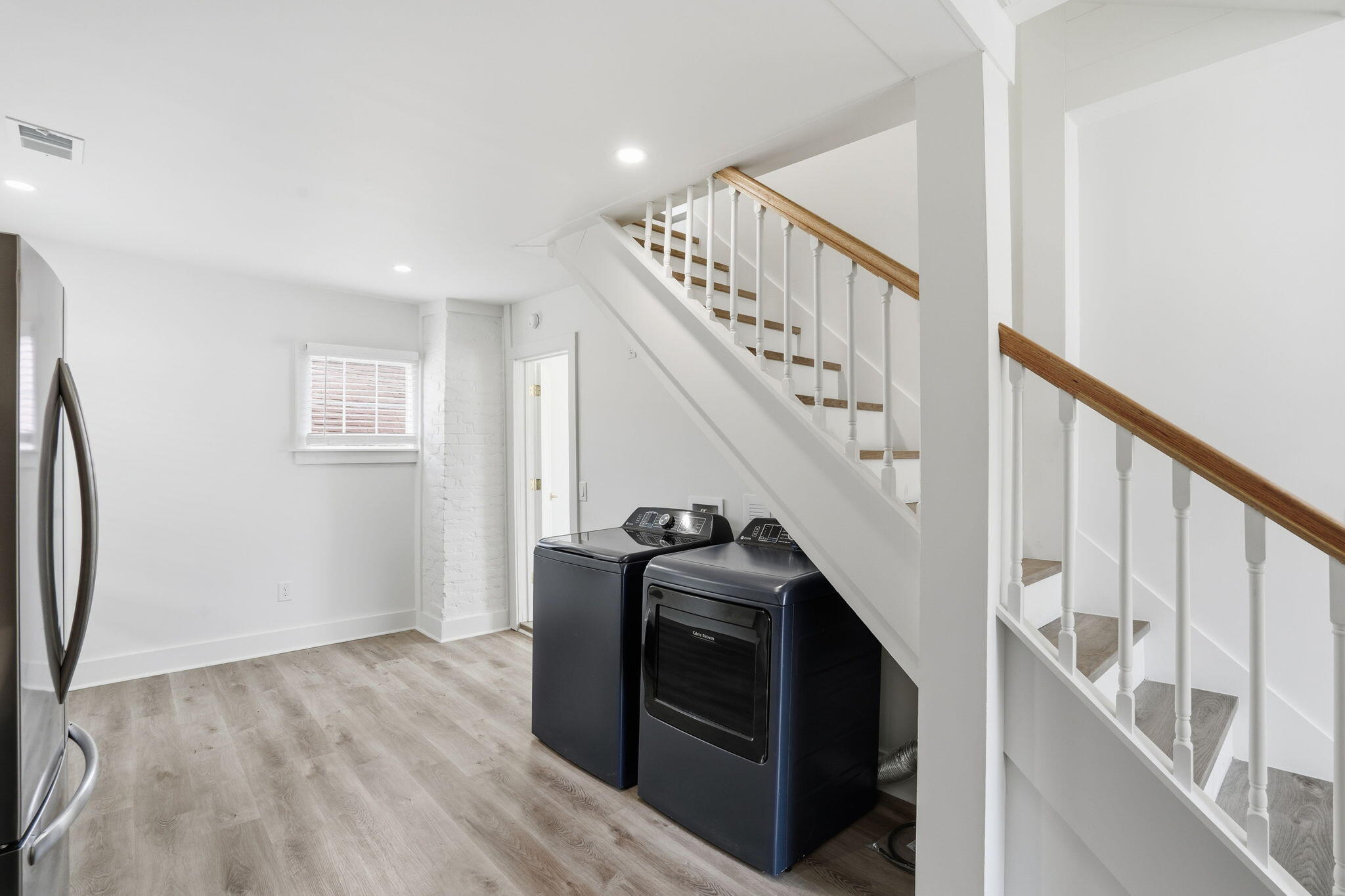 68 Lee Street, Unit A & B Charleston, SC 29403 - Photo 9 of 34 13-web-or-mls-037_DSC01468