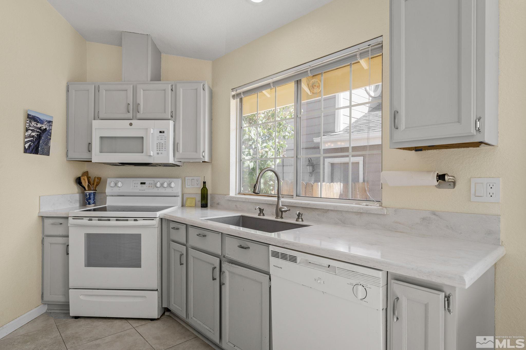 2442 Skyview Drive Reno, NV 89523 - Photo 12 of 27 Photo 12