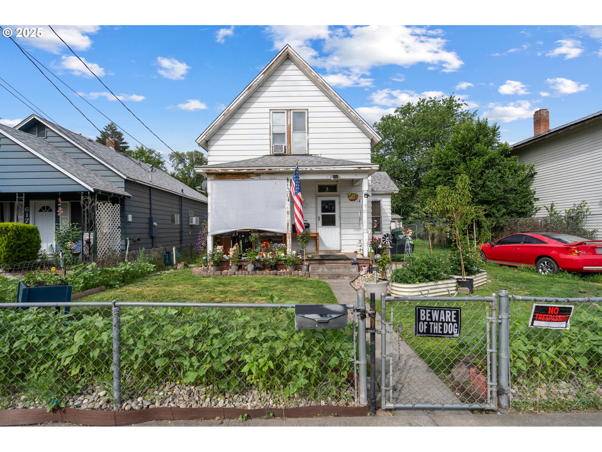 615 Southwest 5th Street Pendleton, OR 97801 - Photo 2 of 27 a view of backyard of house and car parked