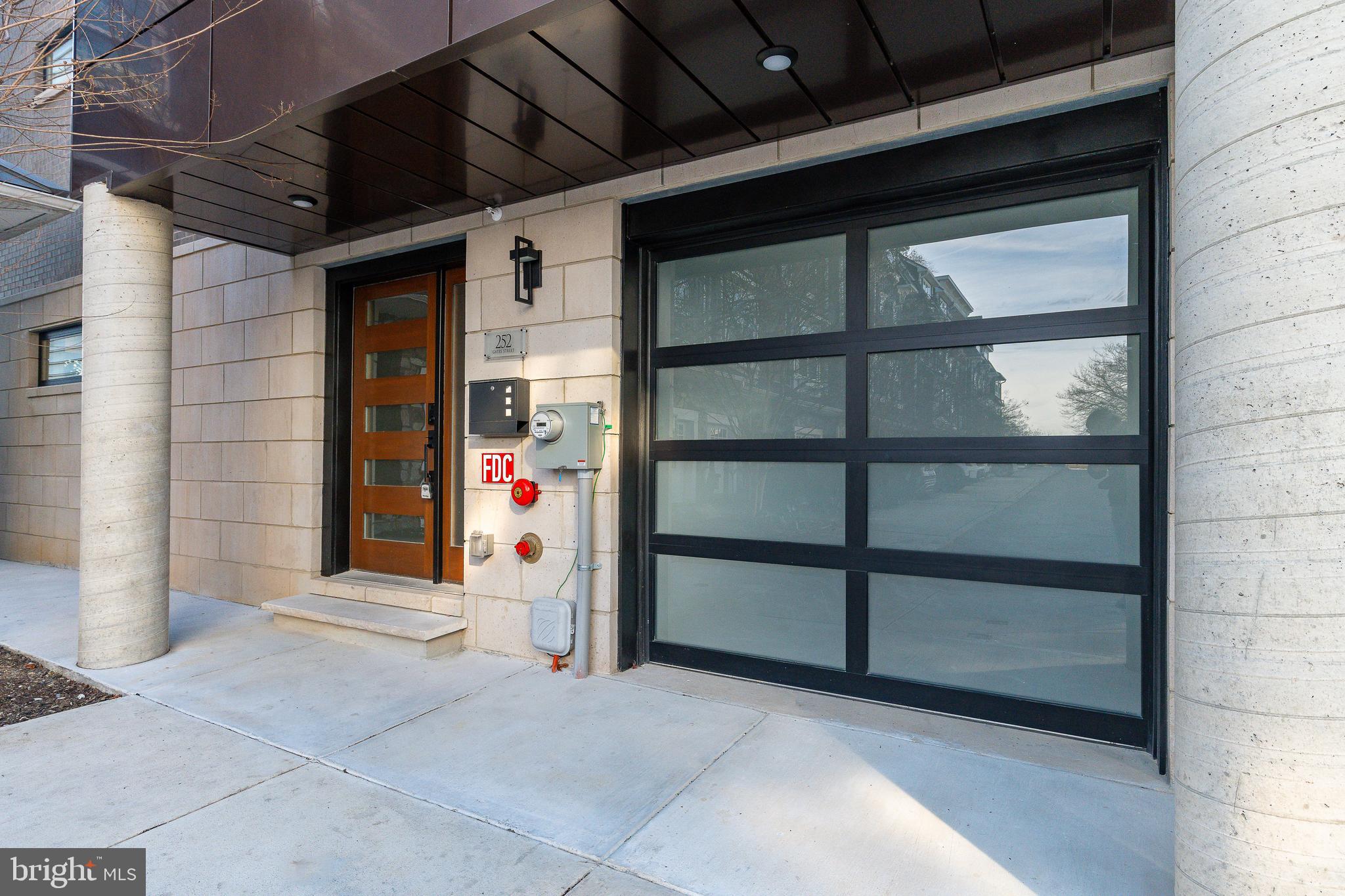 252 Gates Street Philadelphia, PA 19128 - Photo 4 of 85