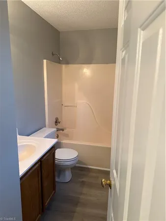 $1,700 | 8 Kings Forest Court, Greensboro, NC 27405