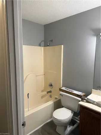 $1,700 | 8 Kings Forest Court, Greensboro, NC 27405