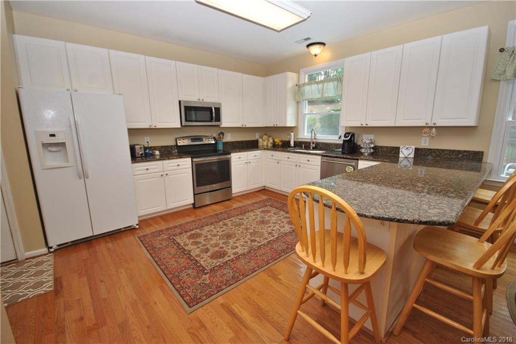 242 Rosedale Lane Matthews, NC 28105 - Photo 9 of 26 Gallery Image 9