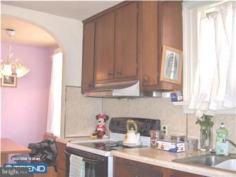 322 Richfield Road Upper Darby, PA 19082 - Photo 4 of 10 Kitchen