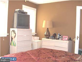 322 Richfield Road Upper Darby, PA 19082 - Photo 7 of 10 Bedroom - Main