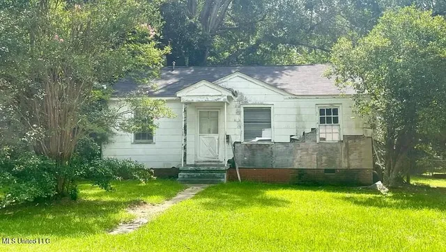 $449,900 | 809 Robertson Street, Brookhaven, MS 39601