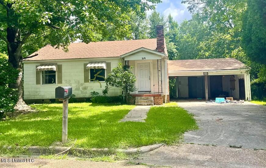 809 Robertson Street Brookhaven, MS 39601 - Photo 7 of 11 809 Robertson 5