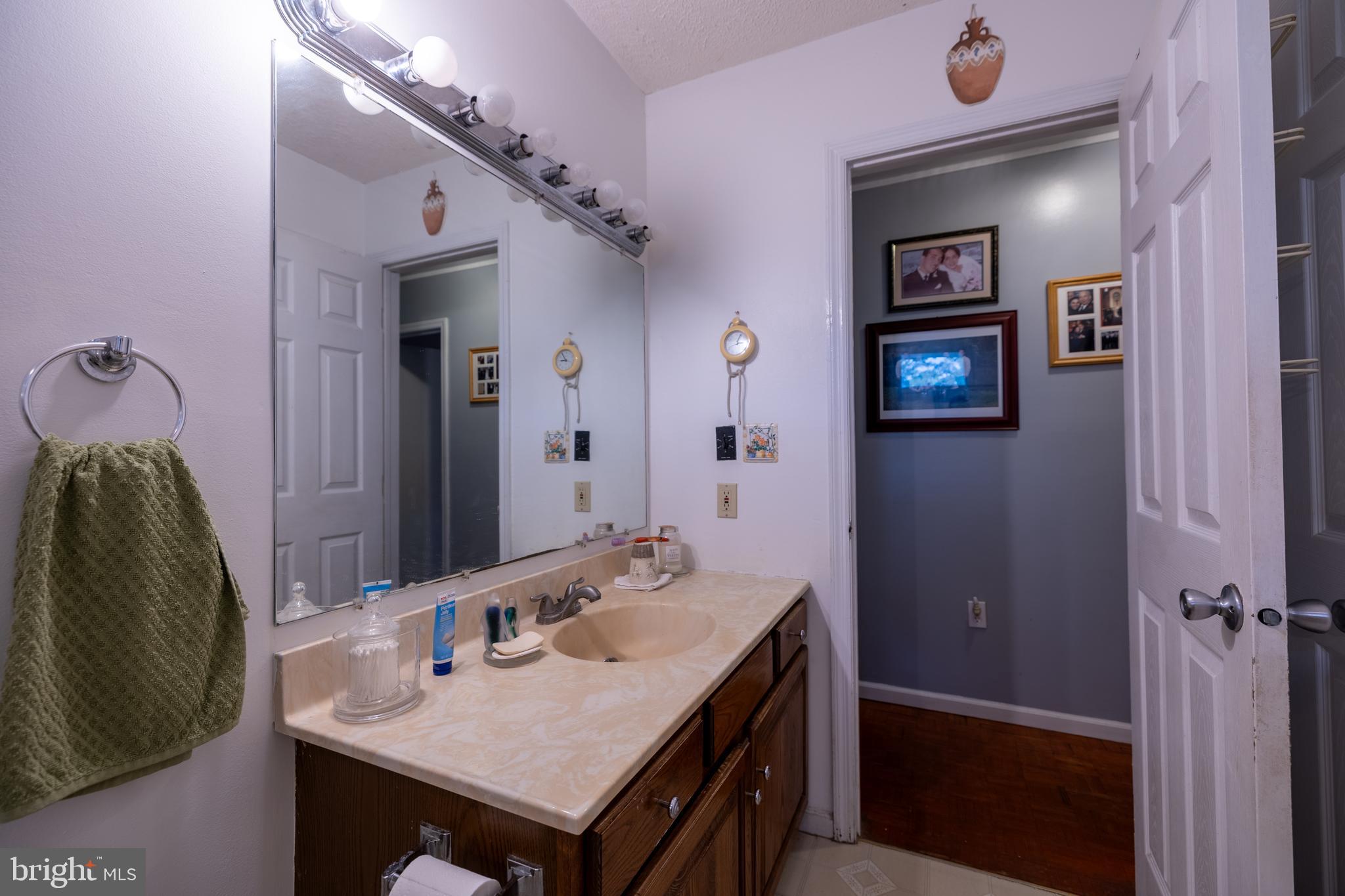 110 Hemlock Road Ephrata, PA 17522 - Photo 28 of 38 Main Bathroom
