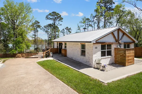 $350,000 | 120 Cliff Street, Point Blank, TX 77364