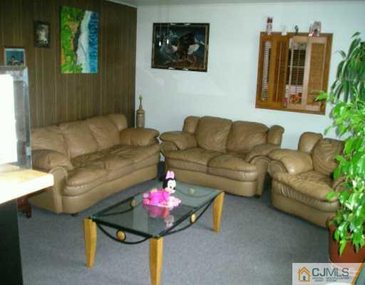 13 Matson Road Edison, NJ 08817 - Photo 2 of 8