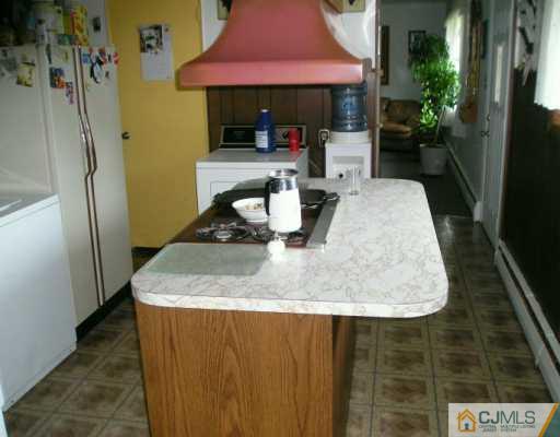 13 Matson Road Edison, NJ 08817 - Photo 4 of 8