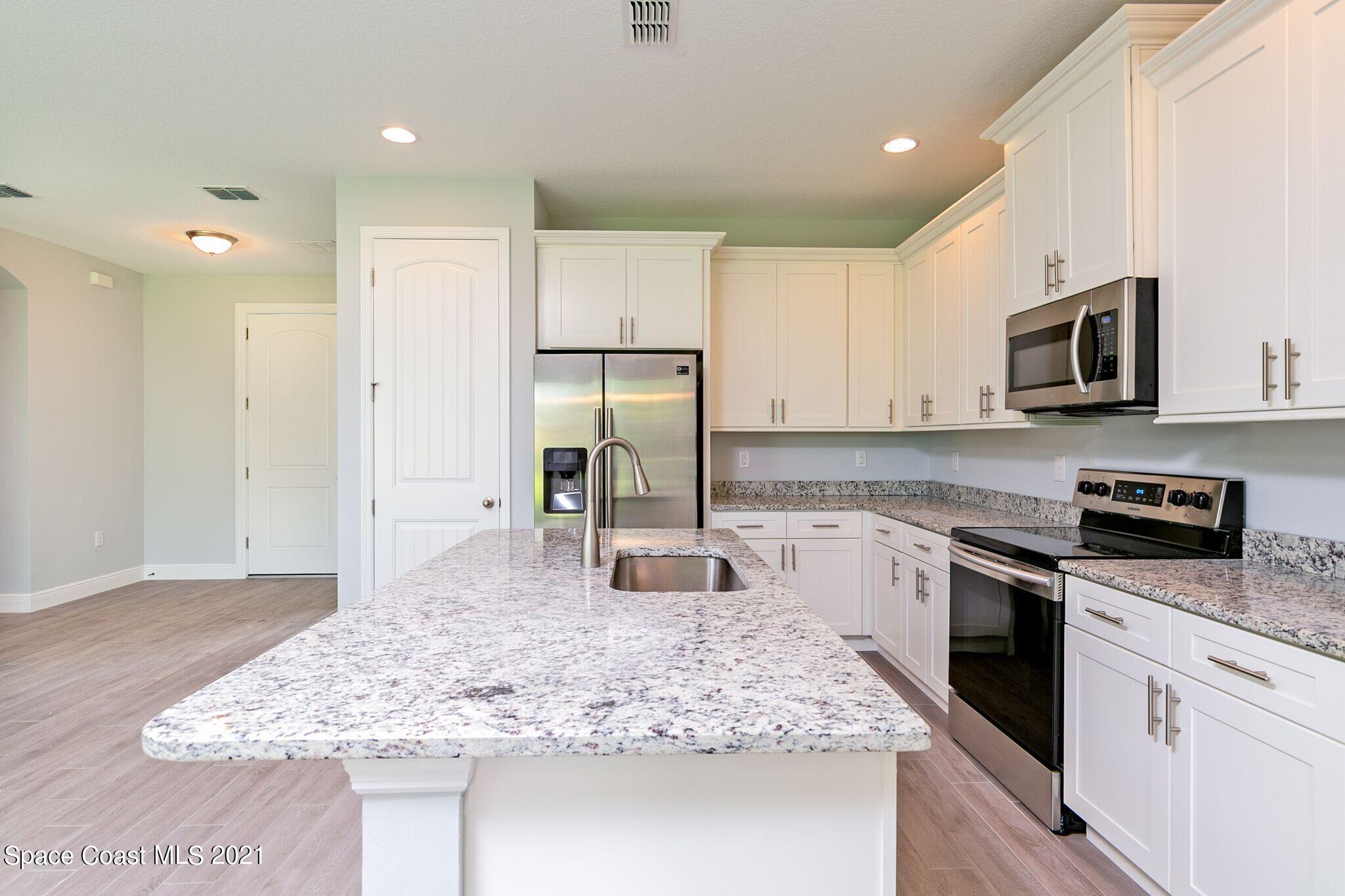 190 Turk Road Southwest Palm Bay, FL 32908 - Photo 4 of 22 kitchen 3