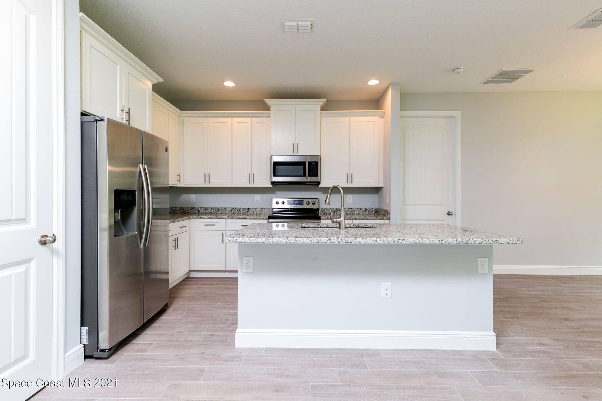 190 Turk Road Southwest Palm Bay, FL 32908 - Photo 9 of 22 kitchen