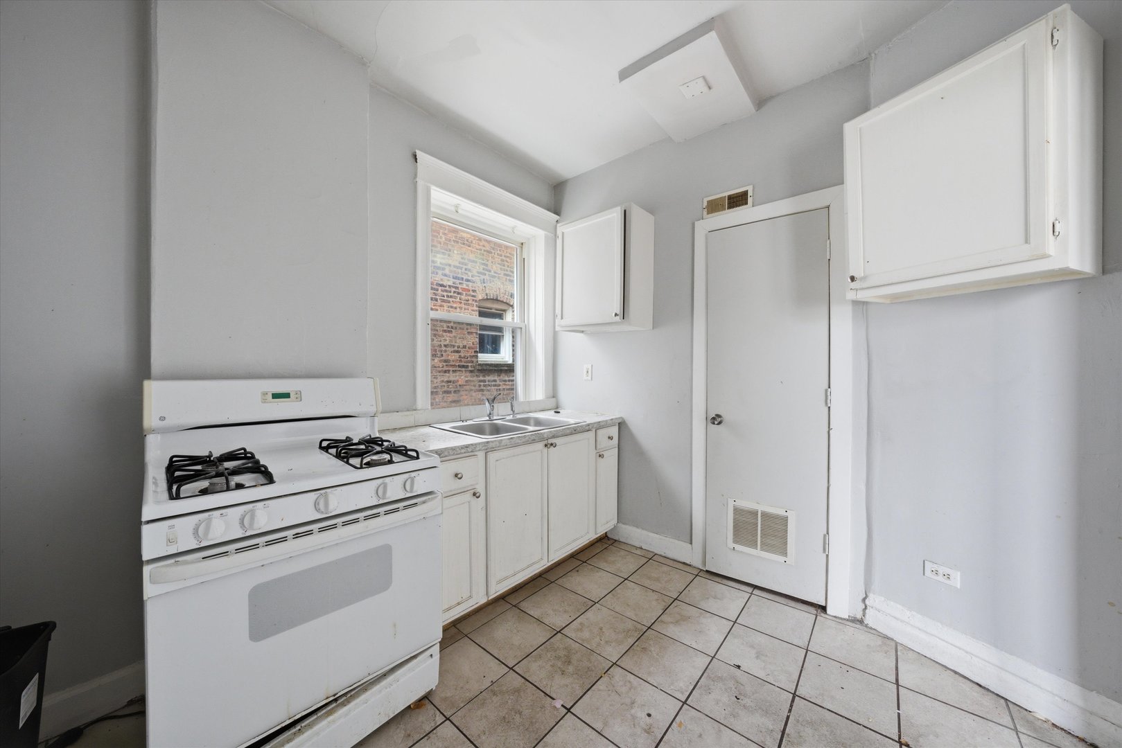 6140 South Rhodes Avenue Chicago, IL 60637 - Photo 13 of 44
