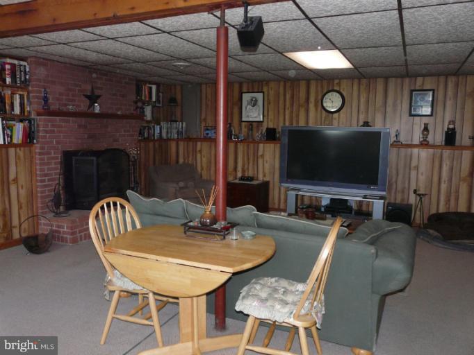 278 Water Plant Road Middletown, VA 22645 - Photo 13 of 30 Family Room