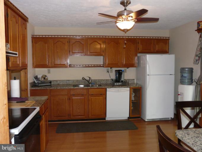278 Water Plant Road Middletown, VA 22645 - Photo 9 of 30 Kitchen