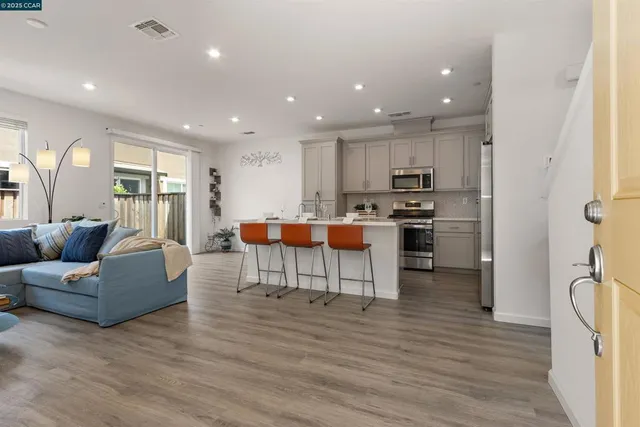 $678,500 | 28-28 Springbrook Lane, Pittsburg, CA 94565