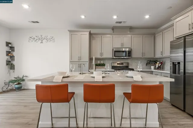 $678,500 | 28-28 Springbrook Lane, Pittsburg, CA 94565