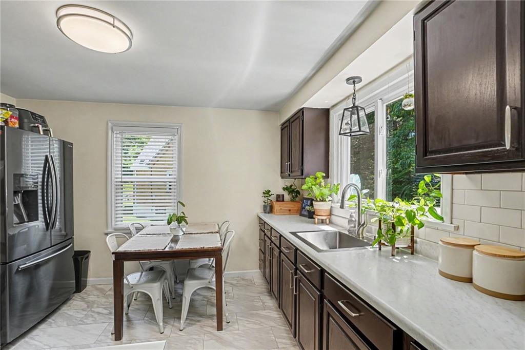 415 Jacks Run Road Pittsburgh, PA 15202 - Photo 6 of 26 Gallery Image 6