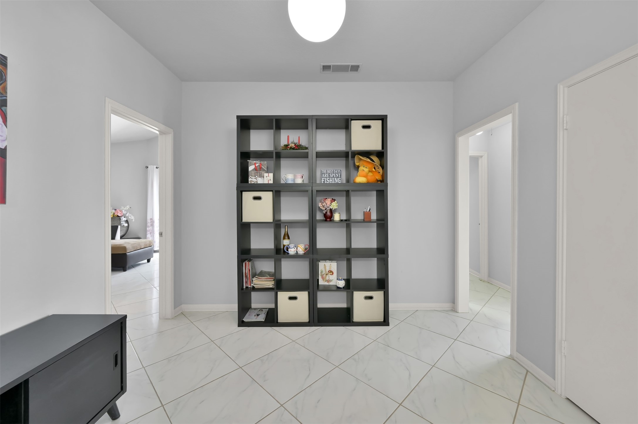 35 Lakeview Village Conroe, TX 77356 - Photo 11 of 34 a view of an empty room with shelves