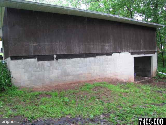 158 Pickett Road Dover, PA 17315 - Photo 24 of 25 Gallery Image 24