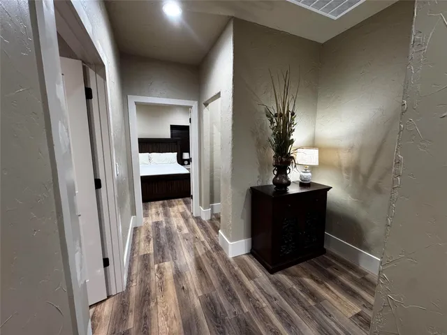 a view of entryway with a mirror