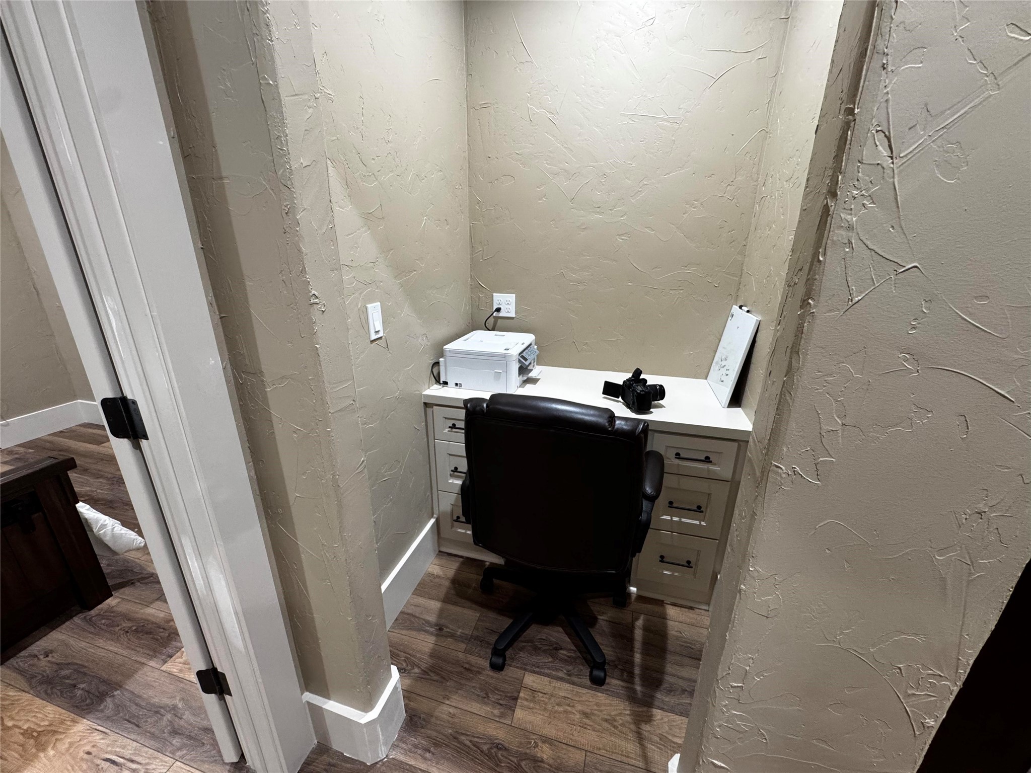 72 Circle Hook Port Port O'Connor, TX 77982 - Photo 40 of 43 a view of entryway with a mirror