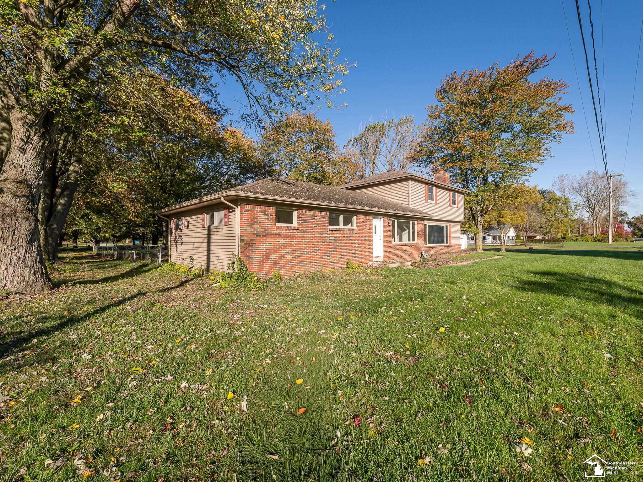 10711 Douglas Road Temperance, MI 48182 - Photo 1 of 41 50192182-b495a09f-eaad-4533-b701-02699849cb00.JPG