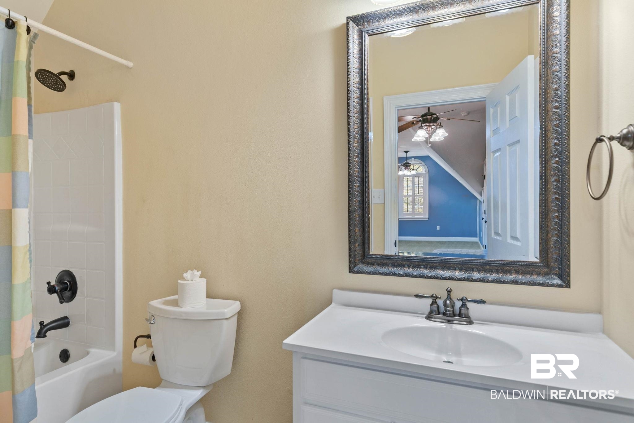 3668 Claridge Road North Mobile, AL 36608 - Photo 77 of 100 Full bath with shower / tub combo with curtain, vanity, and a ceiling fan