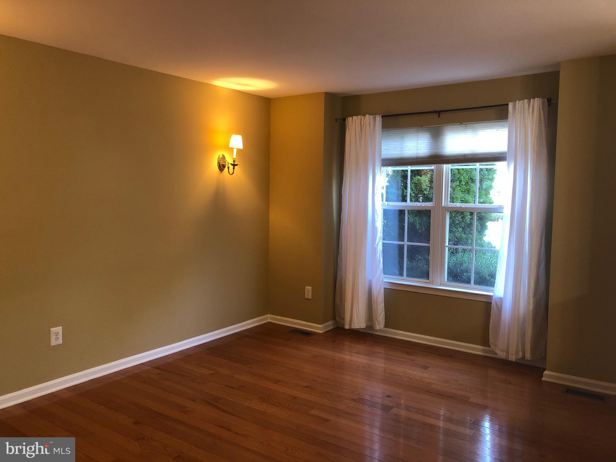 16 Hogan Way Moorestown, NJ 08057 - Photo 2 of 12 Living room