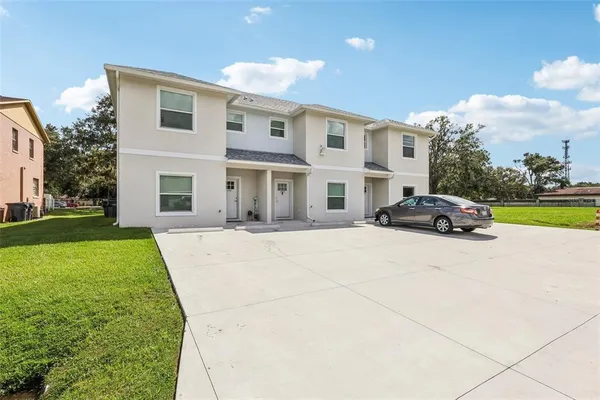 $2,300 | 1102 Fox Lake Drive, Lakeland, FL 33809