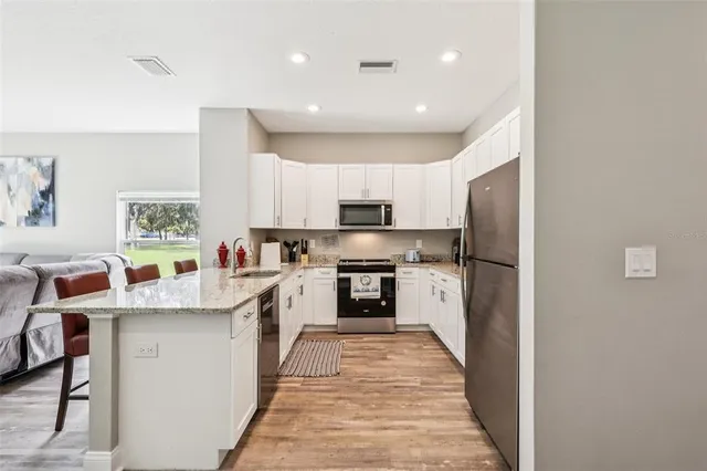 $2,300 | 1102 Fox Lake Drive, Lakeland, FL 33809