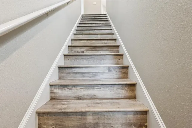 $2,300 | 1102 Fox Lake Drive, Lakeland, FL 33809