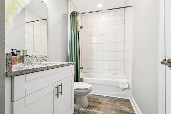 $2,300 | 1102 Fox Lake Drive, Lakeland, FL 33809