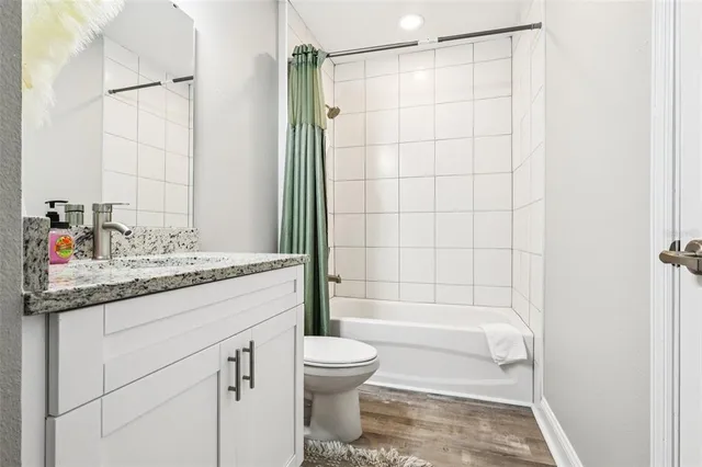 $2,300 | 1102 Fox Lake Drive, Lakeland, FL 33809