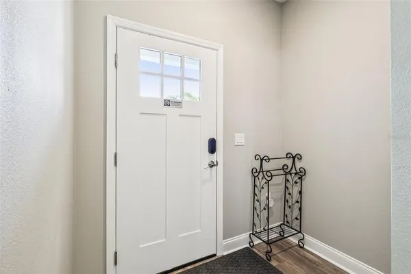 $2,300 | 1102 Fox Lake Drive, Lakeland, FL 33809