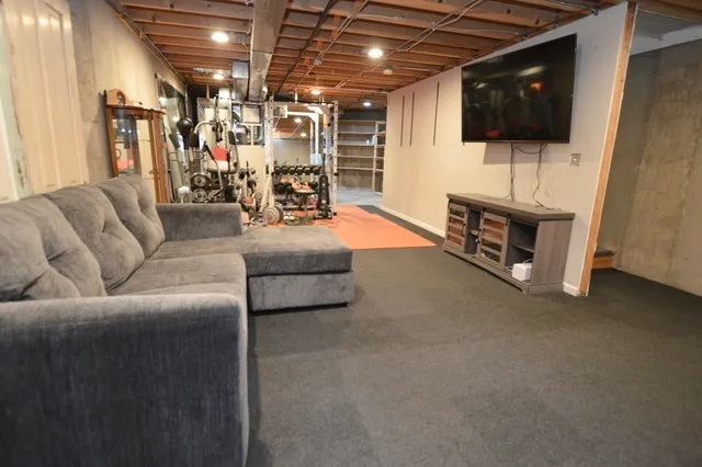 $269,000 | 1716 Pine Street, McHenry, IL 60051