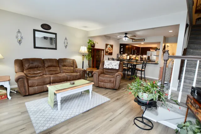 $269,000 | 1716 Pine Street, McHenry, IL 60051