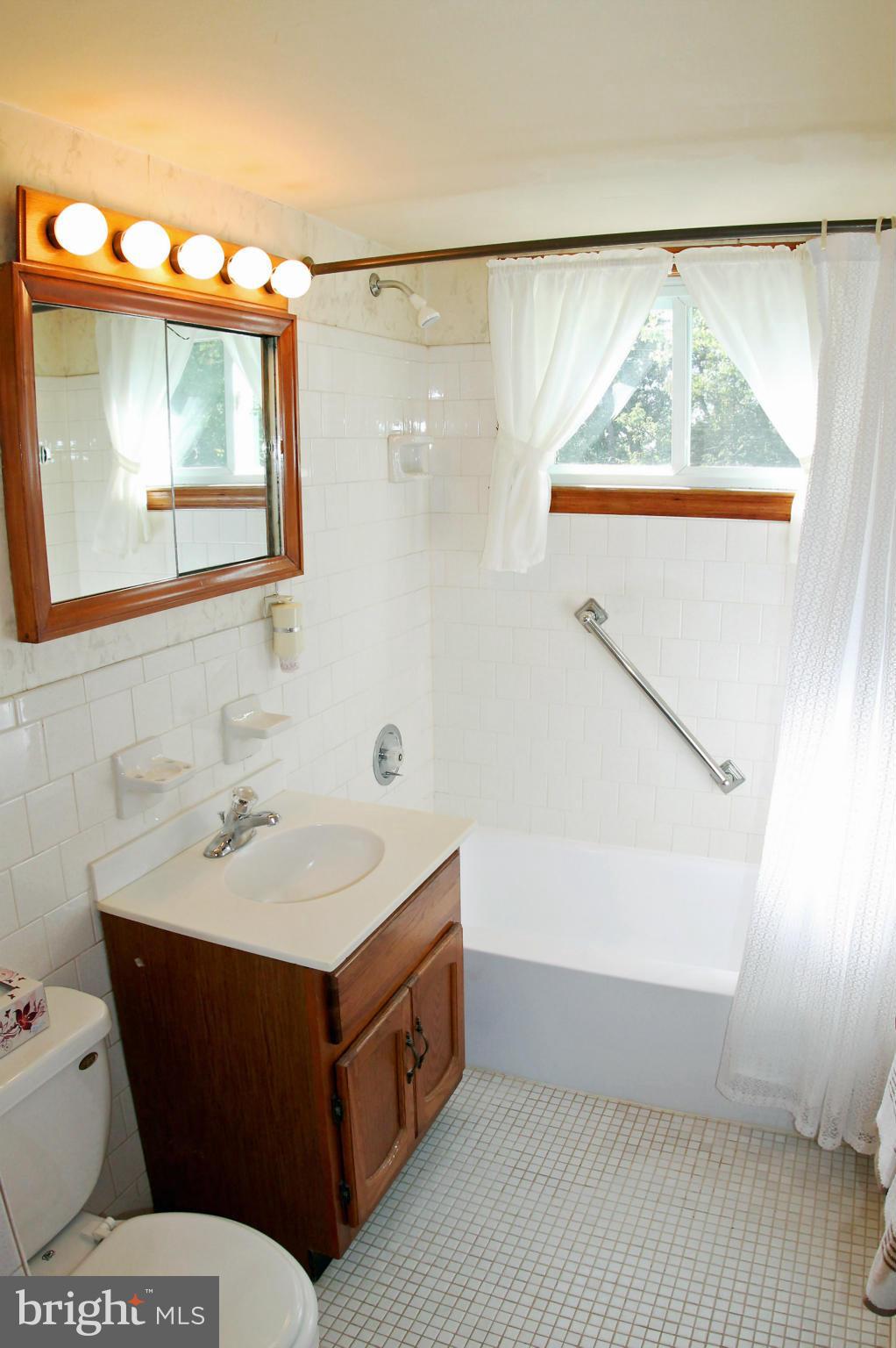 1535 Orlando Road Baltimore, MD 21234 - Photo 27 of 30 Bath - 1st floor