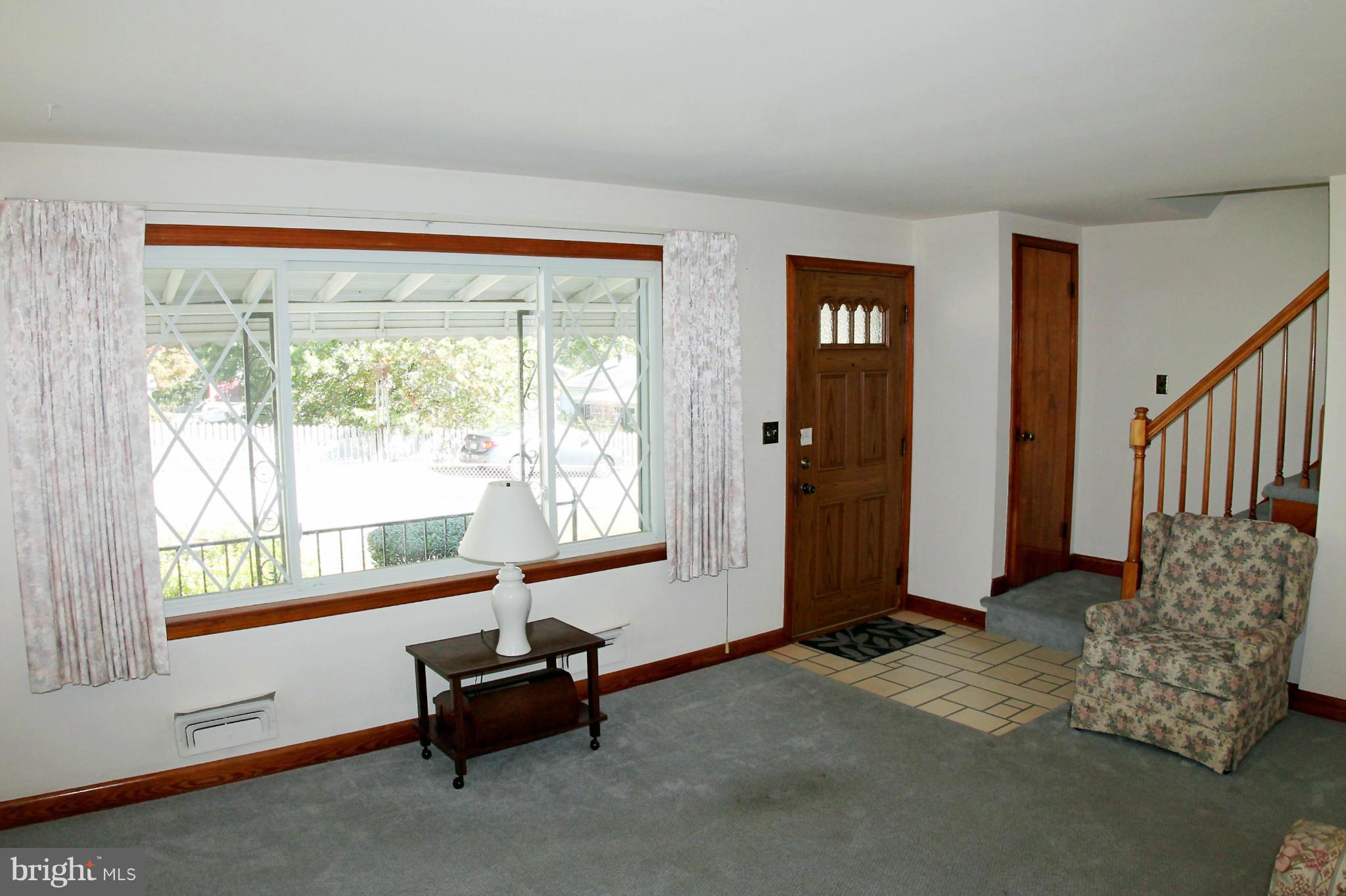 1535 Orlando Road Baltimore, MD 21234 - Photo 4 of 30 Living Room