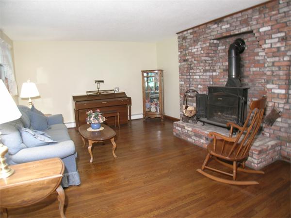29 Providence Road Westford, MA 01886 - Photo 7 of 23 Gallery Image 7