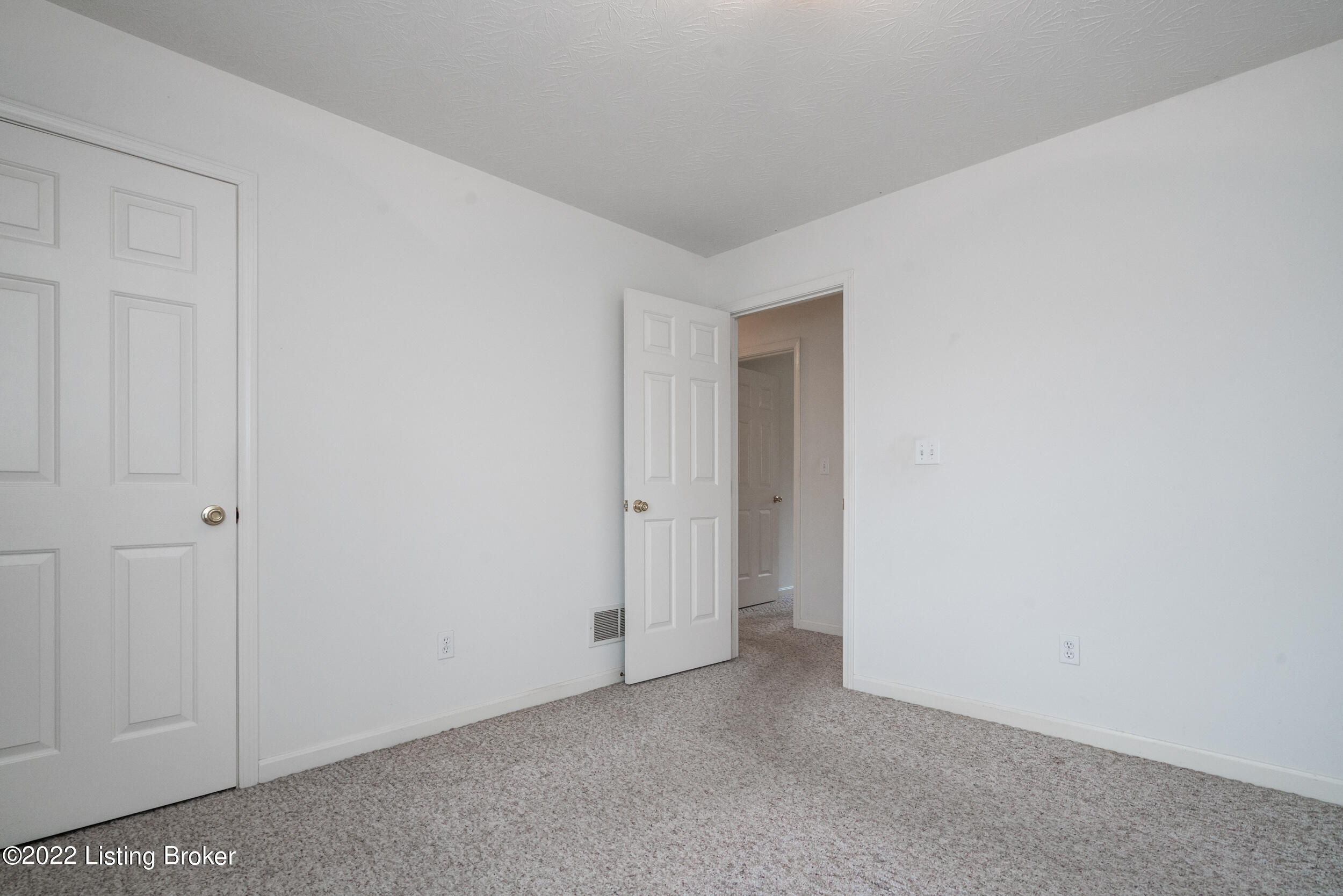 1415 Zoneton Road Shepherdsville, KY 40165 - Photo 23 of 41 1415 Zoneton Road-36
